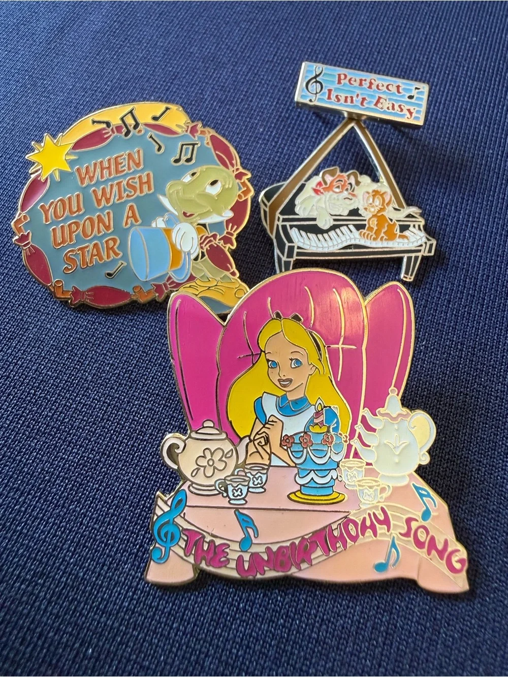 Disney Store 2002 Magical Musical Moments 12 pins Pooh Alice Lion King